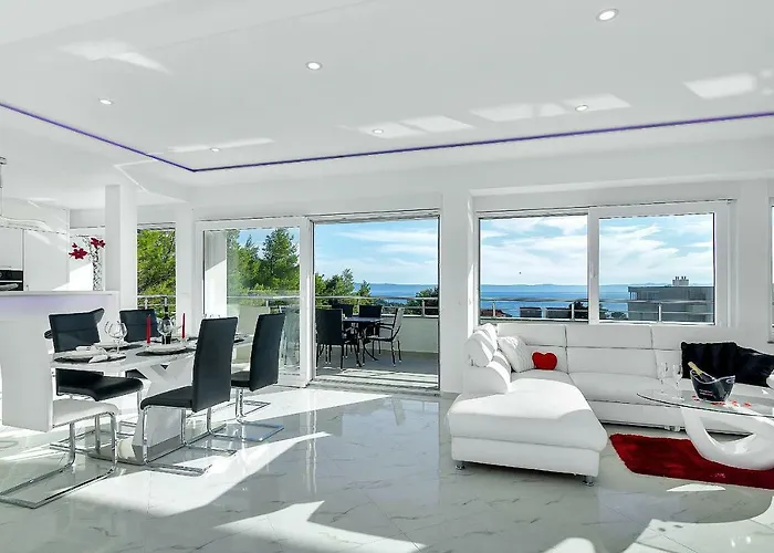 Penthouse Lush Makarska