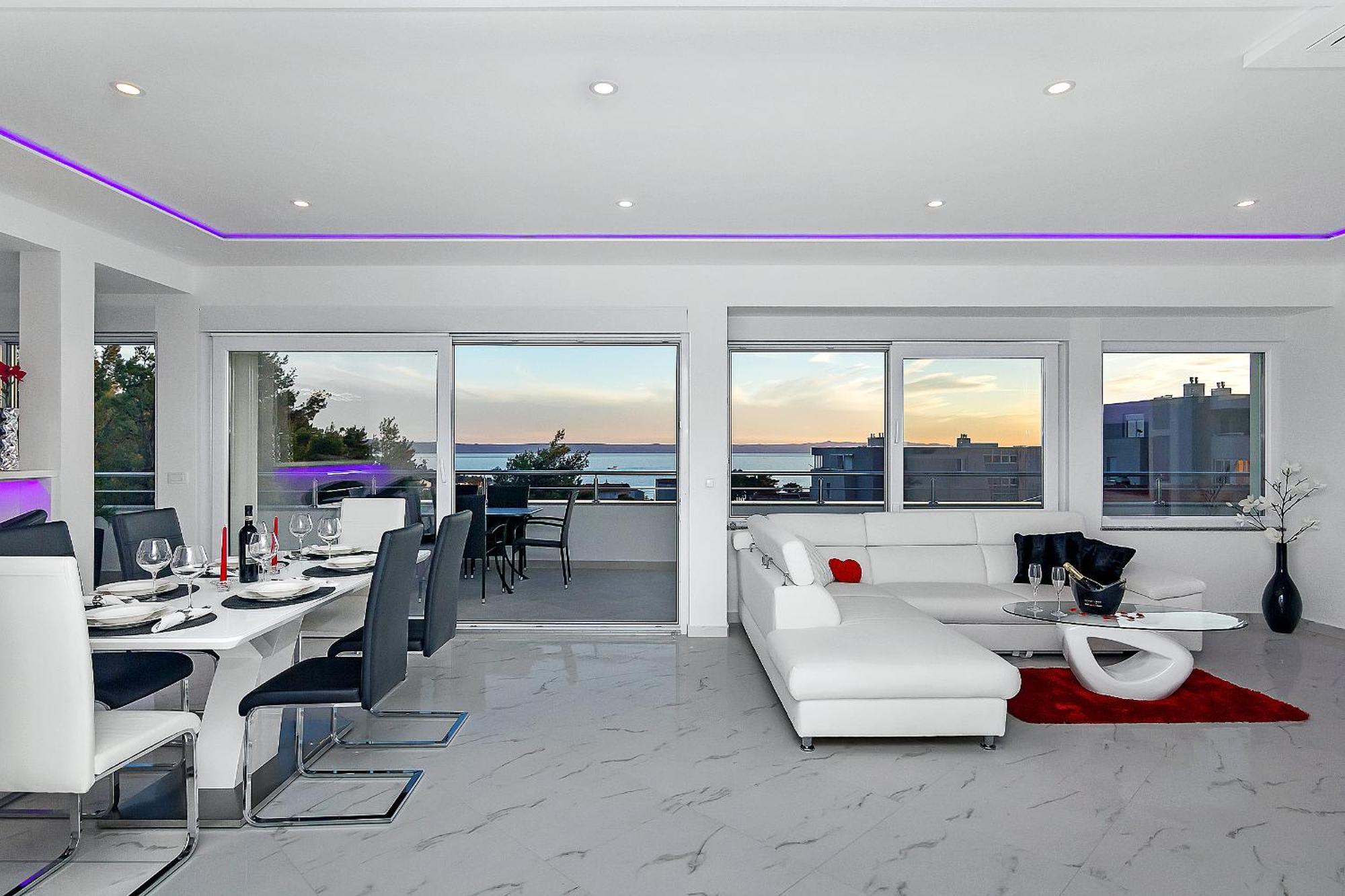 Penthouse Lush Apartment Makarska