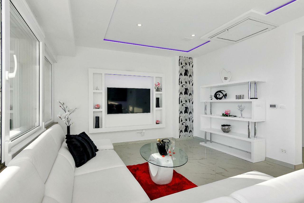 Penthouse Lush Makarska